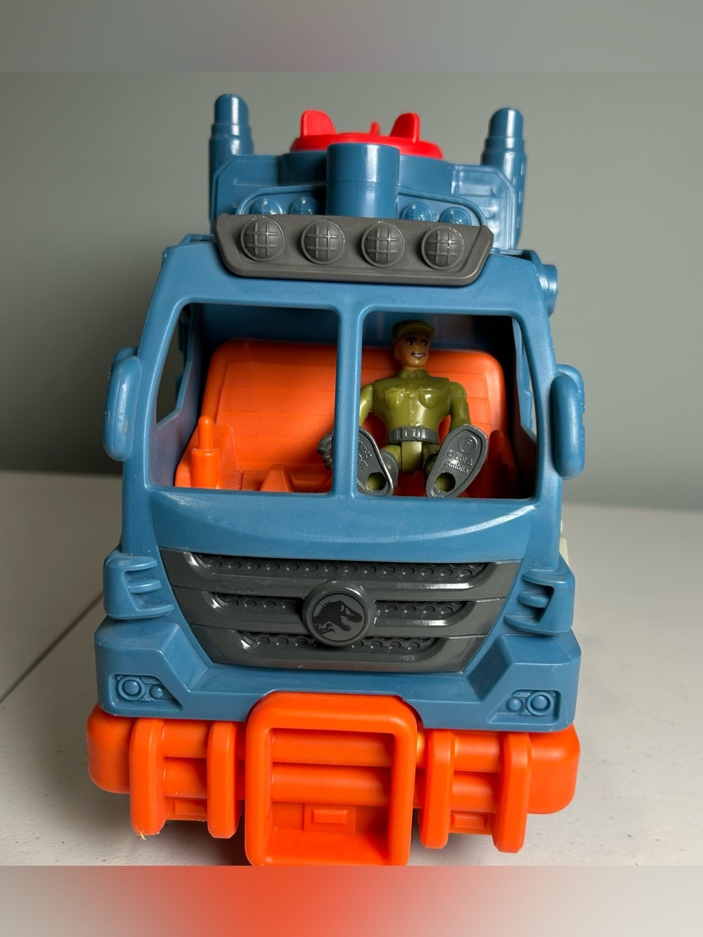 Imaginext 2017 Jurassic World Dino Hauler Truck & Action Figures Play Set - Picture 8 of 14